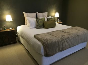 Lilies Luxury Retreats - Accommodation QLD 48