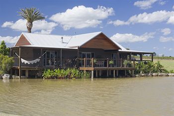 Lilies Luxury Retreats - Accommodation QLD 15