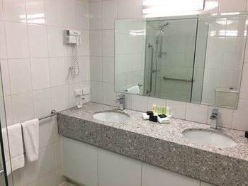 Kimberley Gardens Hotel & Serviced Apartments - Accommodation QLD 8