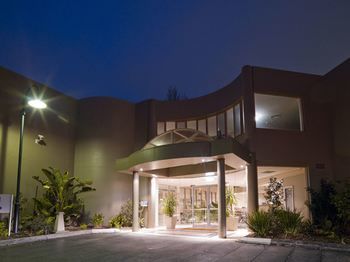Kimberley Gardens Hotel & Serviced Apartments - Accommodation QLD 10