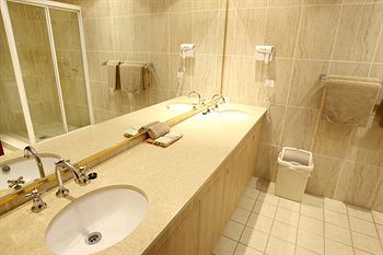 The Hermitage Motel - Accommodation QLD 34