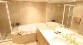 The Hermitage Motel - Accommodation QLD 38