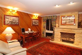 The Hermitage Motel - Accommodation QLD 3
