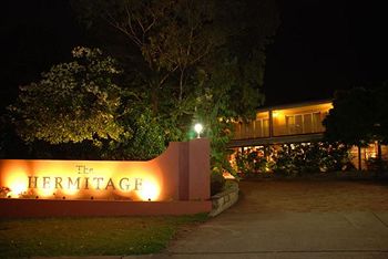The Hermitage Motel - Accommodation QLD 10