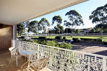 The Hermitage Motel - Accommodation QLD 12