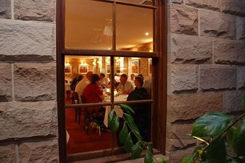 The Hermitage Motel - Accommodation QLD 32