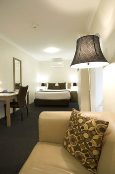 Noah's Mid City Motor Inn - Accommodation QLD 2