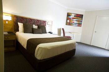Noah's Mid City Motor Inn - Accommodation QLD 4