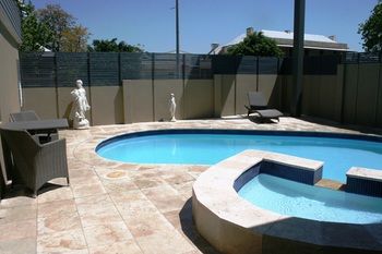 Noah's Mid City Motor Inn - Accommodation QLD 5