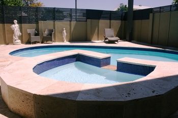 Noah's Mid City Motor Inn - Accommodation QLD 13