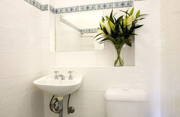 St Marks Lodge - Accommodation QLD 5