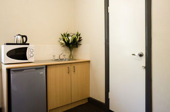 St Marks Lodge - Accommodation QLD 8