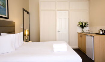 St Marks Lodge - Accommodation QLD 17