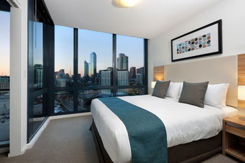 Melbourne Short Stay Apartments MP Deluxe - Accommodation QLD 4