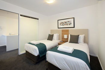 Melbourne Short Stay Apartments MP Deluxe - Accommodation QLD 5