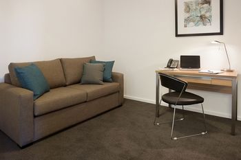 Melbourne Short Stay Apartments MP Deluxe - Accommodation QLD 8