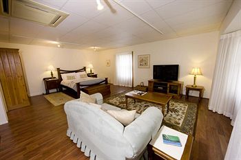 Montville Attic - Accommodation QLD 8