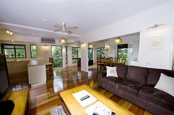 Montville Attic - Accommodation QLD 10