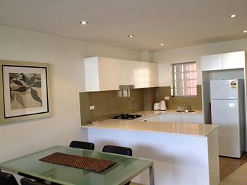 Wyndel Apartments - Encore - Accommodation QLD 5