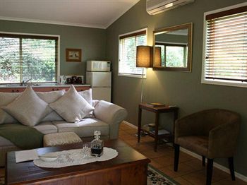 House Of Laurels - Accommodation QLD 3