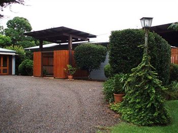 House Of Laurels - Accommodation QLD 4