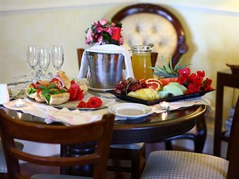 House Of Laurels - Accommodation QLD 10