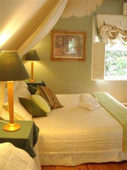 House Of Laurels - Accommodation QLD 22