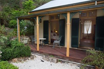 Tizzana Winery Bed & Breakfast - Accommodation QLD 3