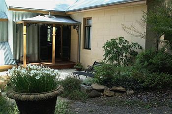 Tizzana Winery Bed & Breakfast - Accommodation QLD 8
