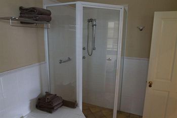 Tizzana Winery Bed & Breakfast - Accommodation QLD 9