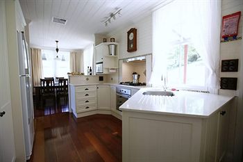 Singletons Retreat - Accommodation QLD 11