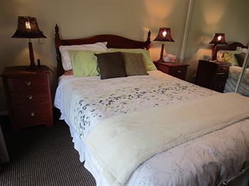Eden Lodge - Accommodation QLD 0