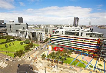 Astra Apartments - Docklands - Accommodation QLD 3
