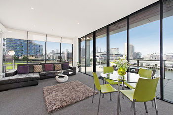 Docklands Private Collection Of Apartments - NewQuay - Accommodation QLD 12