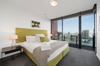 Docklands Private Collection Of Apartments - NewQuay - Accommodation QLD 13