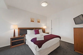 Docklands Private Collection Of Apartments - NewQuay - Accommodation QLD 14