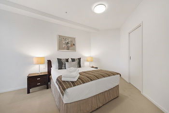 Docklands Private Collection Of Apartments - NewQuay - Accommodation QLD 16