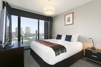 Docklands Private Collection Of Apartments - NewQuay - Accommodation QLD 17