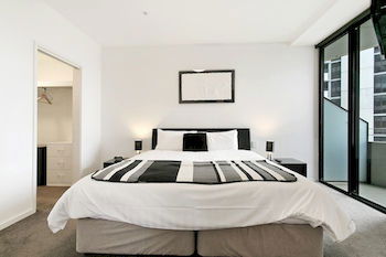 Docklands Private Collection Of Apartments - NewQuay - Accommodation QLD 18
