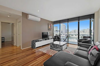 Docklands Private Collection Of Apartments - NewQuay - Accommodation QLD 23