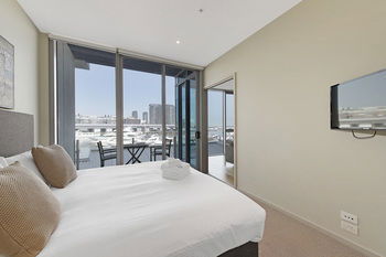 Docklands Private Collection Of Apartments - NewQuay - Accommodation QLD 27