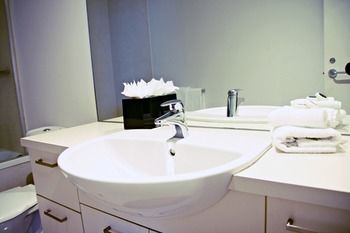 Docklands Private Collection Of Apartments - NewQuay - Accommodation QLD 41