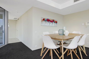 Docklands Private Collection Of Apartments - NewQuay - Accommodation QLD 44