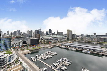Docklands Private Collection Of Apartments - NewQuay - Accommodation QLD 56
