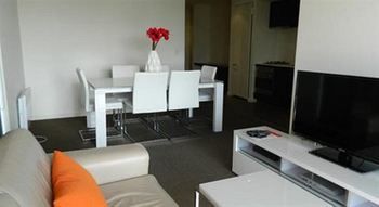 Tribeca Serviced Apartments Melbourne - Accommodation QLD 4