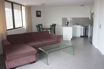 Mylos Apartments - Accommodation QLD 8
