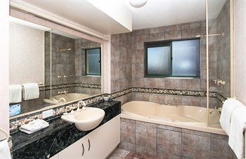 The Waterview - Accommodation QLD 5