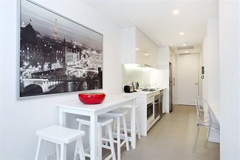 ALT Tower Serviced Apartments - Accommodation QLD 3