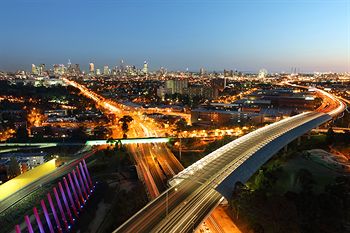 ALT Tower Serviced Apartments - Accommodation QLD 5
