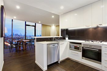 ALT Tower Serviced Apartments - Accommodation QLD 7